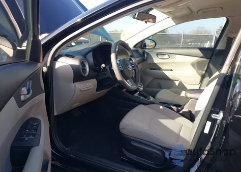 2020 Kia Forte Lxs z USA, uszkodzony, nr VIN 3KPF24AD3LE252852